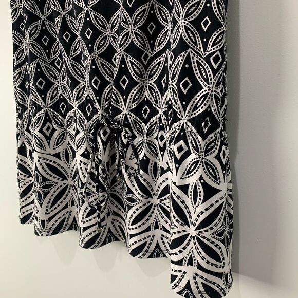 White House Black Market Off Shoulder Dress - Picture 6 of 8